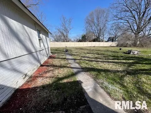 224 W Pierce St, Macomb, IL 61455 photo 15