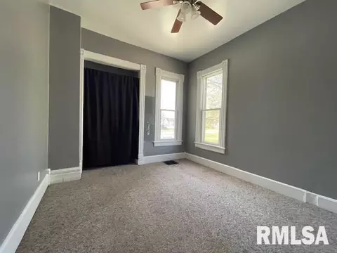 224 W Pierce St, Macomb, IL 61455 photo 7