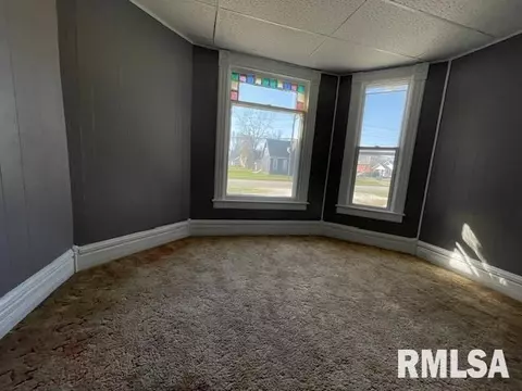 224 W Pierce St, Macomb, IL 61455 photo 2