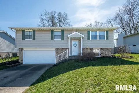 105 Justice Dr, East Peoria, IL 61611