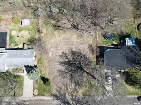 5348 N Stephen Dr, Peoria, IL 61615