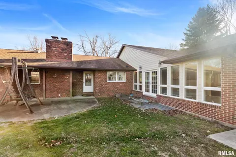 Exterior - 1476 County Road 800 N, Eureka, IL 61530 photo 4 of 5