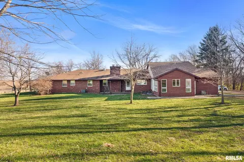 Exterior - 1476 County Road 800 N, Eureka, IL 61530 photo 3 of 5