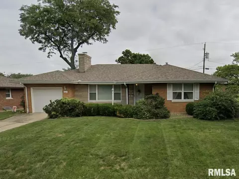 317 W Oakridge Ave, Peoria, IL 61604