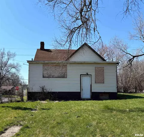 1416 S Griswold St, Peoria, IL 61605