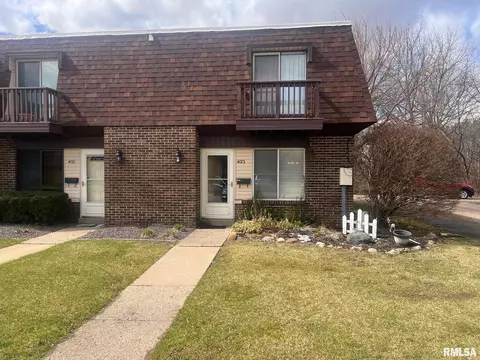 4123 N Westport Ct, Peoria, IL 61615