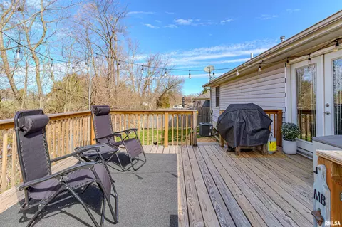 3 Fox Point Ct, Pekin, IL 61554 photo 9