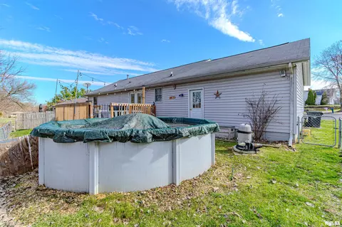 3 Fox Point Ct, Pekin, IL 61554 photo 5