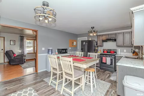 3 Fox Point Ct, Pekin, IL 61554 photo 16