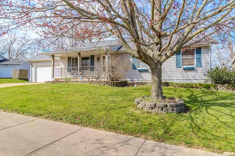 3 Fox Point Ct, Pekin, IL 61554 photo 3