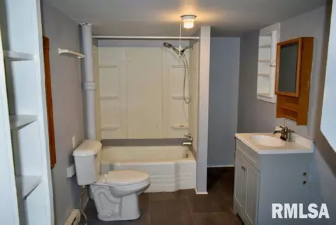 1101 E Wheeler St, Macomb, IL 61455 photo 12