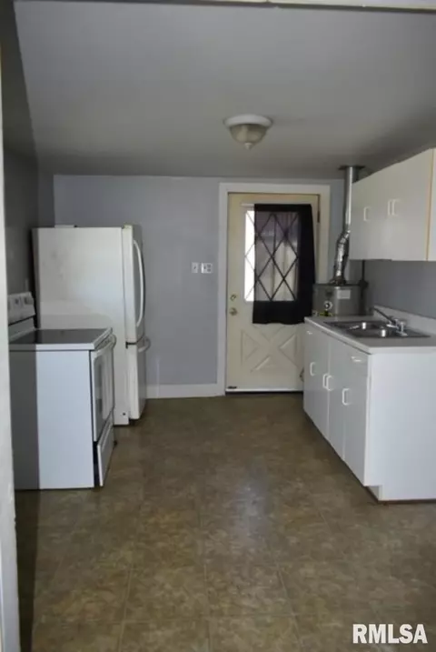 1101 E Wheeler St, Macomb, IL 61455 photo 6