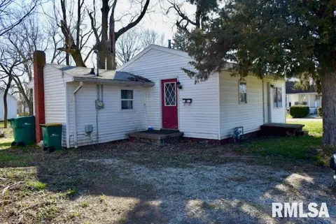 1101 E Wheeler St, Macomb, IL 61455 photo 2