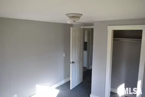 1101 E Wheeler St, Macomb, IL 61455 photo 5