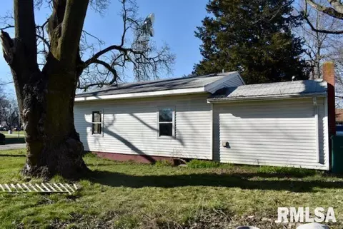 1101 E Wheeler St, Macomb, IL 61455 photo 3