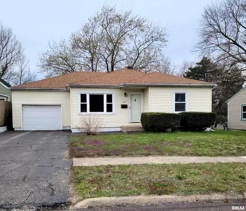 1517 Summer St, Pekin, IL 61554