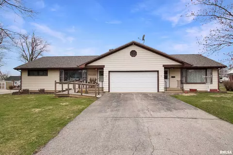 119 S Tazewell St, Metamora, IL 61548