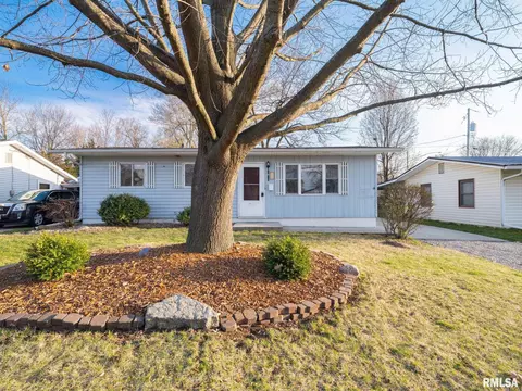 1610 Bellaire Ave, Pekin, IL 61554
