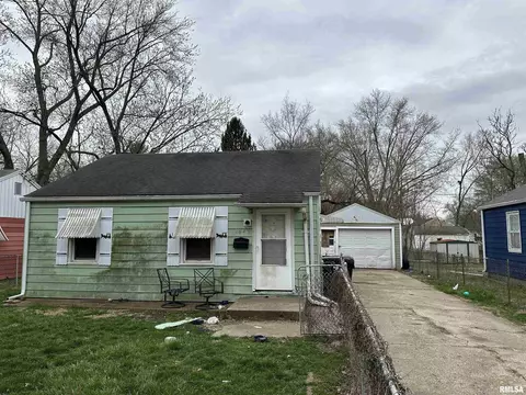 1043 Tonti Cir, Peoria, IL 61605