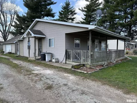 214 E Sheridan St, Manito, IL 61546 photo 3