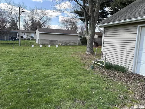 214 E Sheridan St, Manito, IL 61546 photo 14
