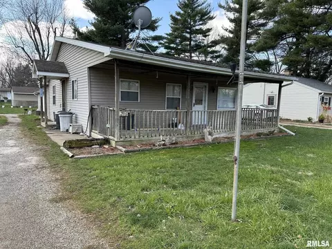 214 E Sheridan St, Manito, IL 61546 photo 2
