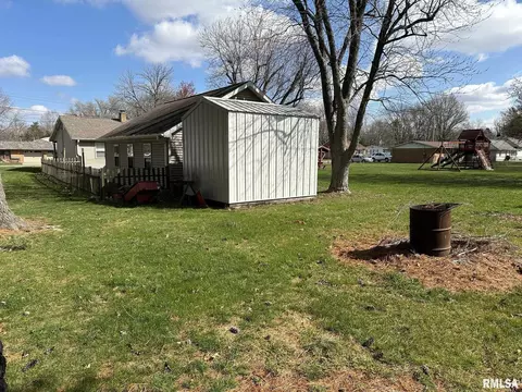 214 E Sheridan St, Manito, IL 61546 photo 11