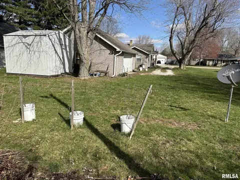 214 E Sheridan St, Manito, IL 61546 photo 8