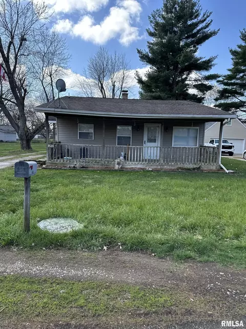 214 E Sheridan St, Manito, IL 61546 photo 5