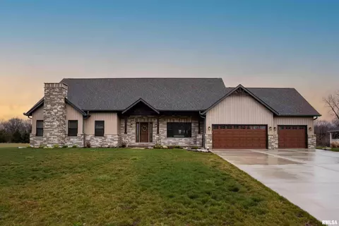 4 Whispering Pines Ln, Congerville, IL 61729