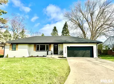 821 Broadmoor St, Peoria, IL 61614