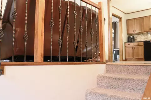 Entry Way - 9319 W Carleon Ct, Mapleton, IL 61547 photo 2 of 3