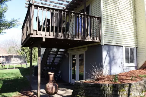 Exterior - 9319 W Carleon Ct, Mapleton, IL 61547 photo 6 of 9