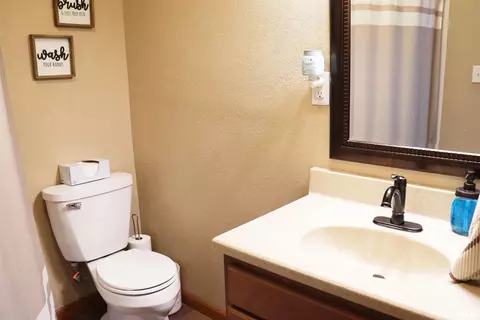 Bath - 9319 W Carleon Ct, Mapleton, IL 61547 photo 5 of 5