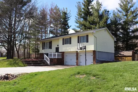 Exterior - 9319 W Carleon Ct, Mapleton, IL 61547 photo 2 of 9