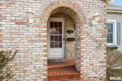 519 E Madison St, Morton, IL 61550 photo 4