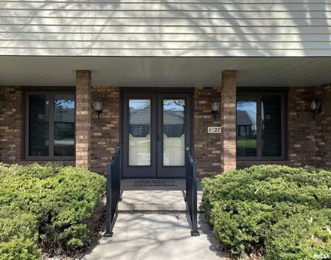 1827 S Madison St, Macomb, IL 61455