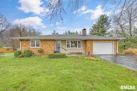 8617 W Johnson Farm Rd, Peoria, IL 61607