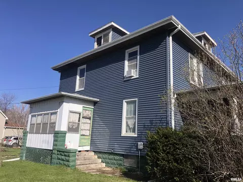204 N 3rd St, Canton, IL 61520 photo 2
