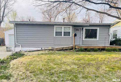 1405 Jefferson St, Pekin, IL 61554