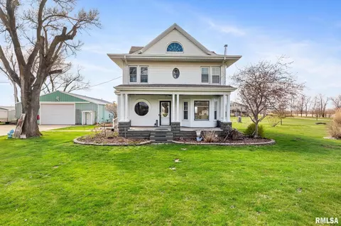 1911 California Rd, Pekin, IL 61554