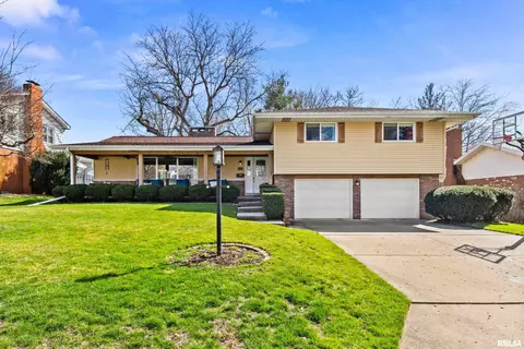 1118 W Burnside Dr, Peoria, IL 61614