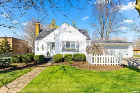 304 W Robinson St, Goodfield, IL 61742