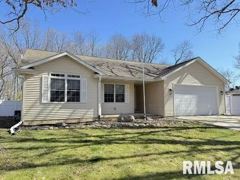 110 N Inglewood Dr, East Peoria, IL 61611