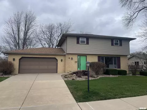 551 E Idlewood St, Morton, IL 61550