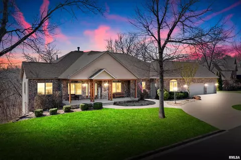221 Surrey Ln, East Peoria, IL 61611