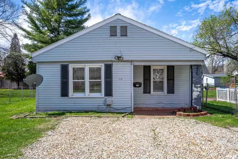128 Linden St, East Peoria, IL 61611