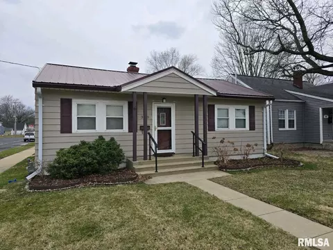 328 Elmhurst Ave, Peoria, IL 61603