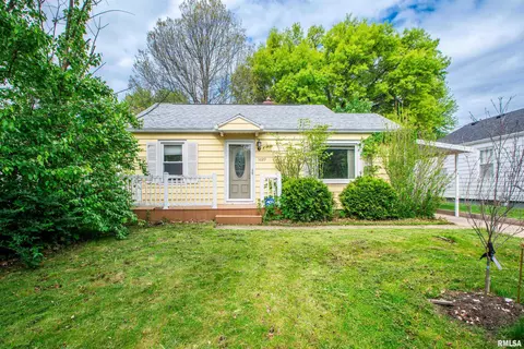 5029 N Best St, Peoria Heights, IL 61616