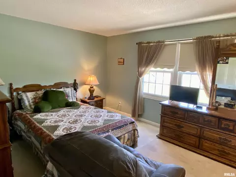 75 Arlington Dr, Macomb, IL 61455 photo 33